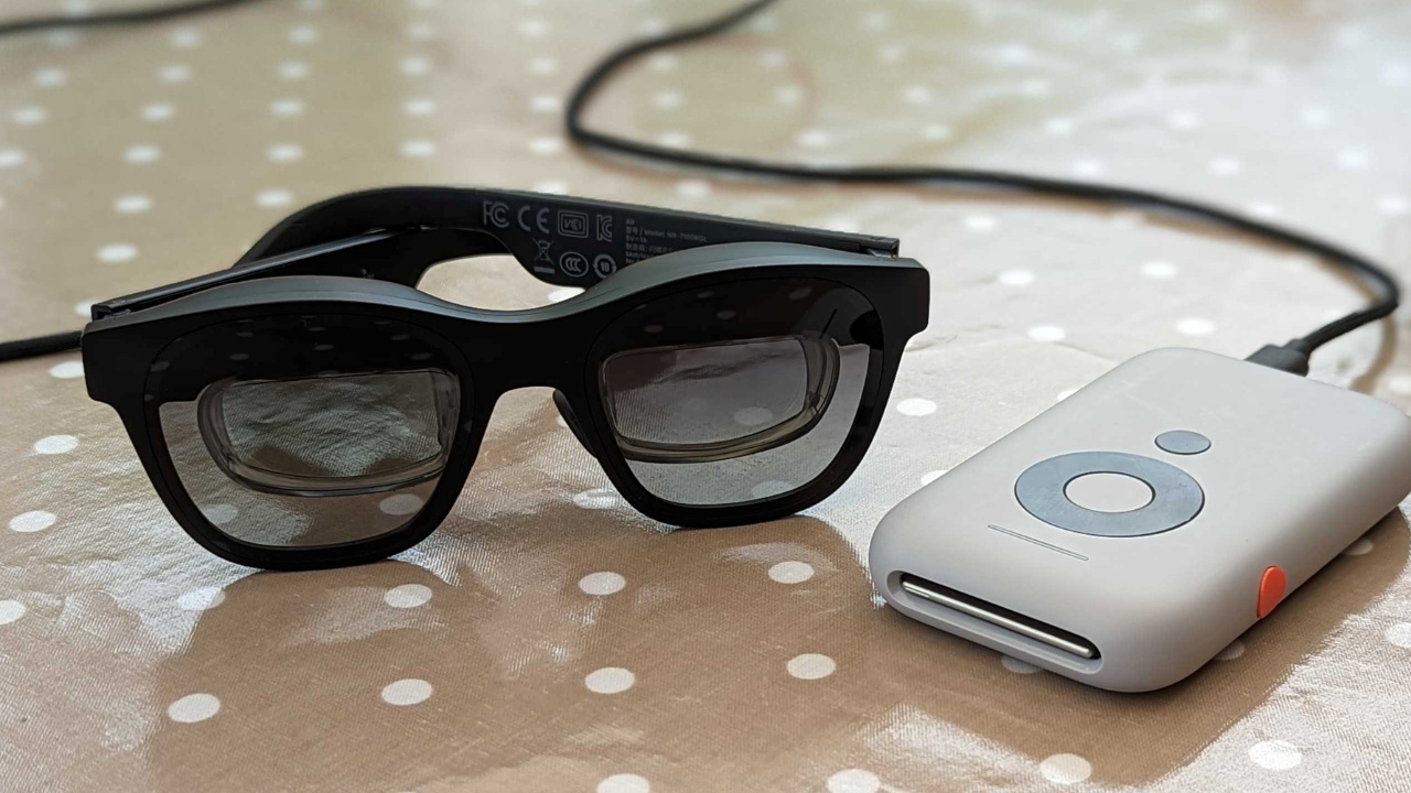 What Are Some Of The Most Important Characteristics Of Smart AR Glasses?