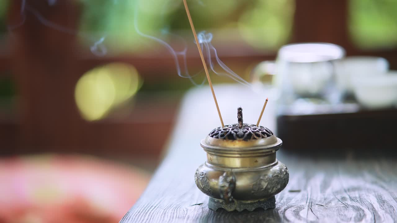 What Is Incense Made Of? A Look into Natural Ingredients